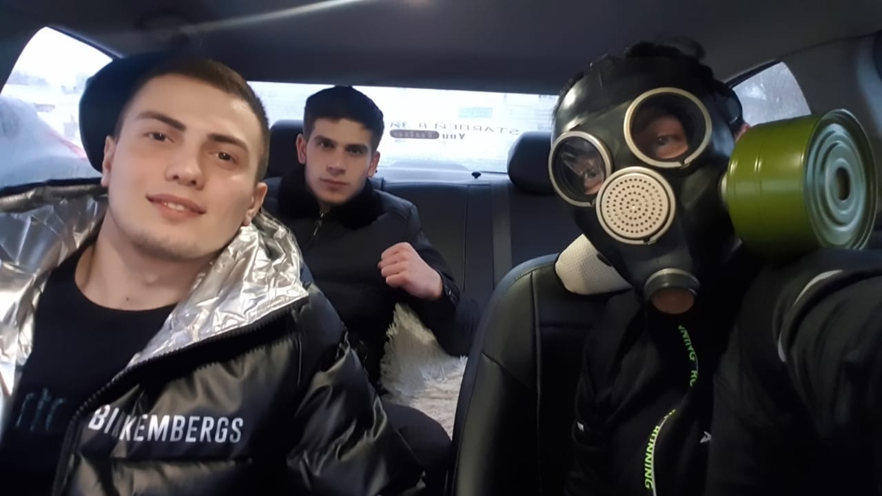 Владимирский блогер-таксист Дмитрий Шейкин в период популярности простуд, гриппа и всяких пришедших с другого континента заболеваний, вышел на борьбу с вирусами