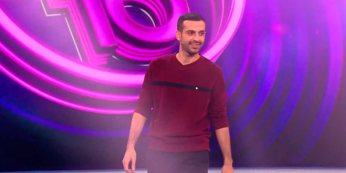 Как жюри юмористического шоу «Comedy Баттл» оценило владимирца Сархана Сафарли из «Заряда» и его очаровательное амплуа