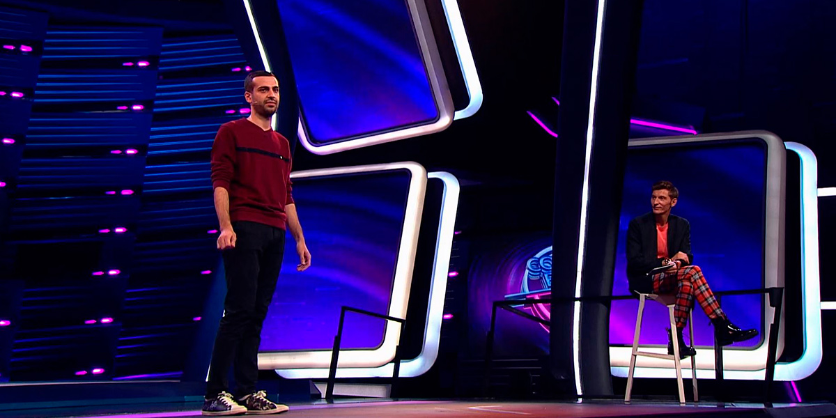 Как жюри юмористического шоу «Comedy Баттл» оценило владимирца Сархана Сафарли из «Заряда» и его очаровательное амплуа