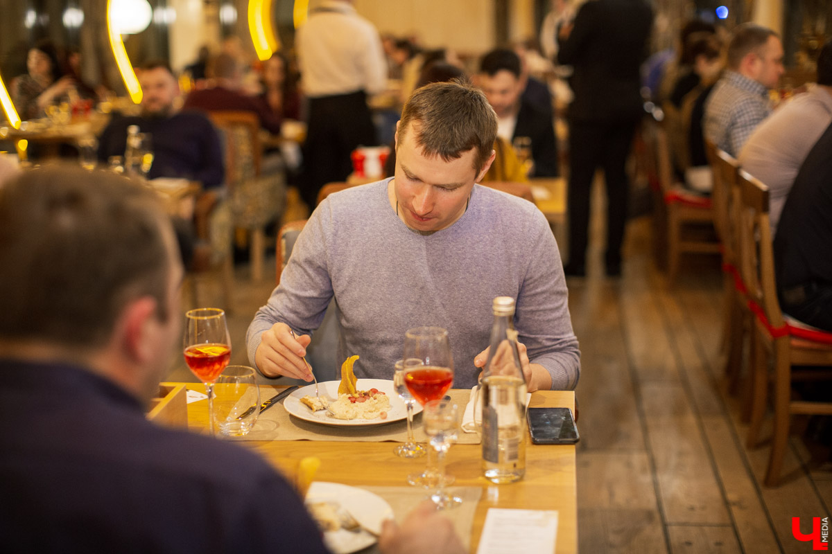 14 февраля в Суздале состоялся гала-ужин “15 дней до весны” от шефов Константина Ивлева и Юрия Ковальчука