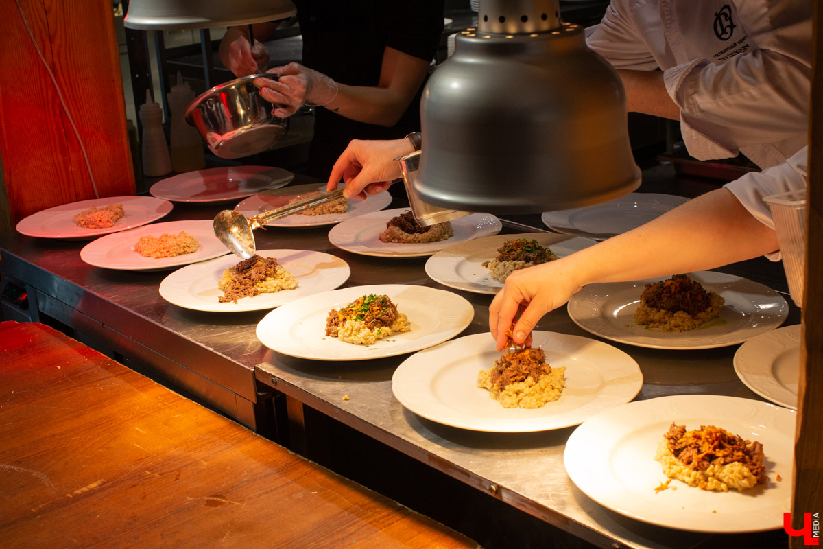 14 февраля в Суздале состоялся гала-ужин “15 дней до весны” от шефов Константина Ивлева и Юрия Ковальчука