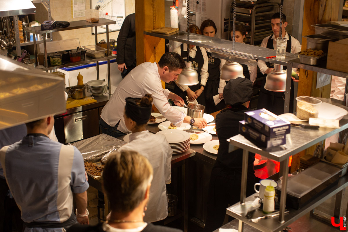 14 февраля в Суздале состоялся гала-ужин “15 дней до весны” от шефов Константина Ивлева и Юрия Ковальчука