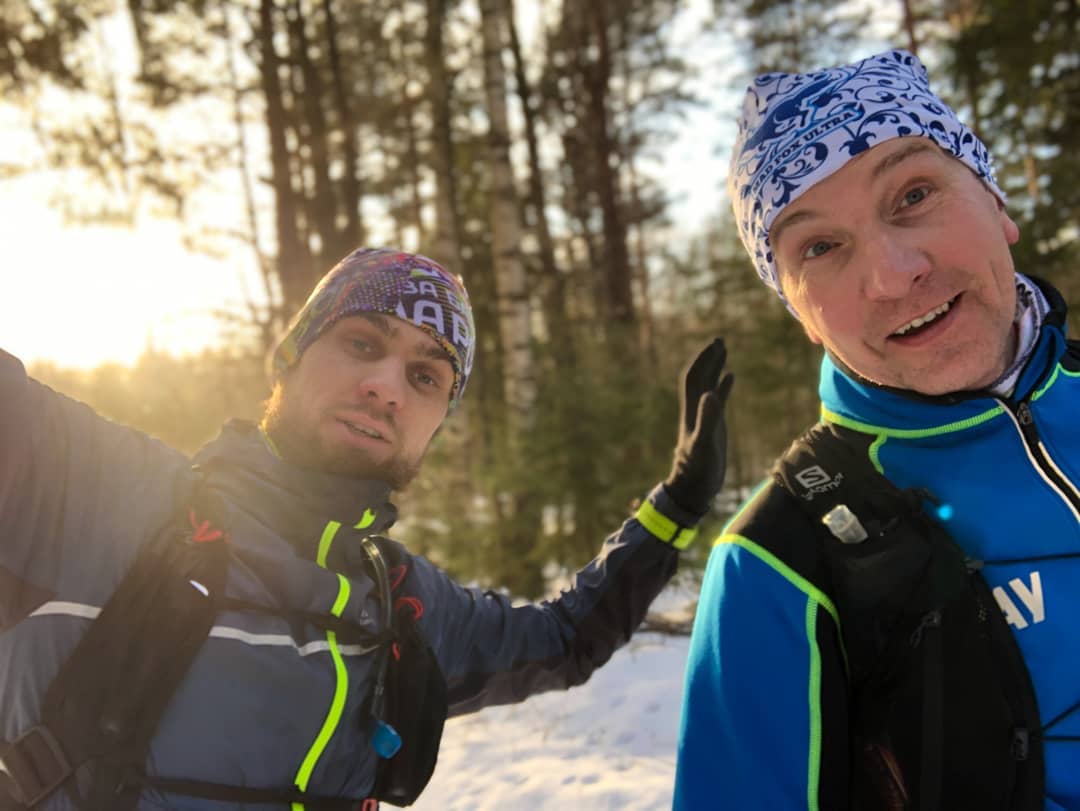 35-летний фотограф Андрей Бойнов рассказал, как и почему окунается в ледяную воду, не снимая коньки, преодолевает большие дистанции и встает ногами на острые гвозди