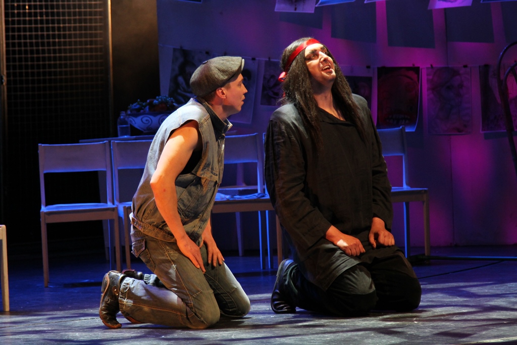 Владимир Лаптев поставил на владимирской сцене пьесу «Полет над гнездом кукушки», в которой когда-то сам играл Хардинга