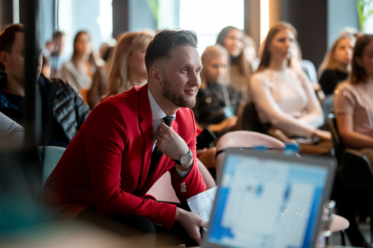 Воскресное утро 16 февраля прошло для владимирских невест особенно ярко и атмосферно. Ведь они посетили масштабный «Завтрак с невестой», который проходил в гастромаркете на Студеной. Вместе с организатором Анной Нестеровой выделяем хайлайты мероприятия