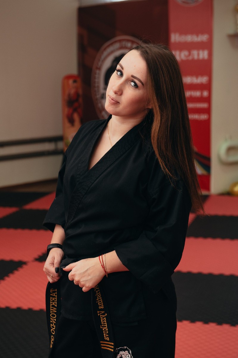 Строгая на татами, нежная дома. Президент областной федерации тхэквондо Кристина Вязникова о любимом боевом искусстве и платьях