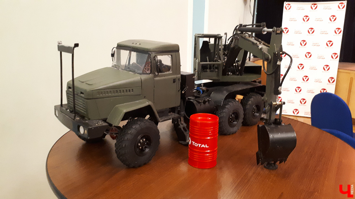 22 и 23 февраля во Владимире проходил арт-фестиваль мужского творчества. Музыка, скульптура и живопись, ремесла - вот чем удивляли гостей мероприятия