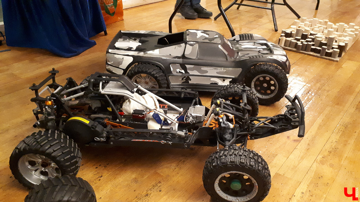 22 и 23 февраля во Владимире проходил арт-фестиваль мужского творчества. Музыка, скульптура и живопись, ремесла - вот чем удивляли гостей мероприятия