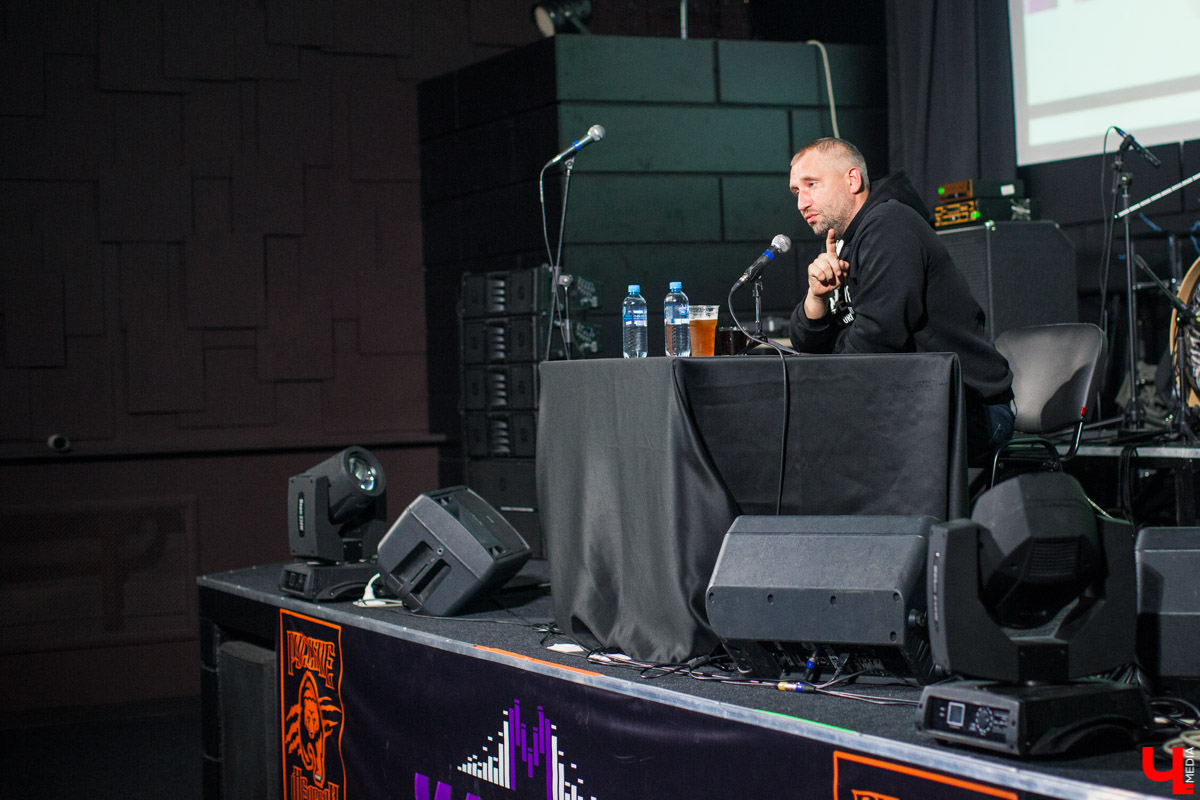 Критический постсоветский реализм в фильмах «Дурак» и «Майор» зацепил владимирцев, даже сподвиг посетить творческую встречу с Юрием Быковым на кинопоказе недавно вышедшего «Сторожа»