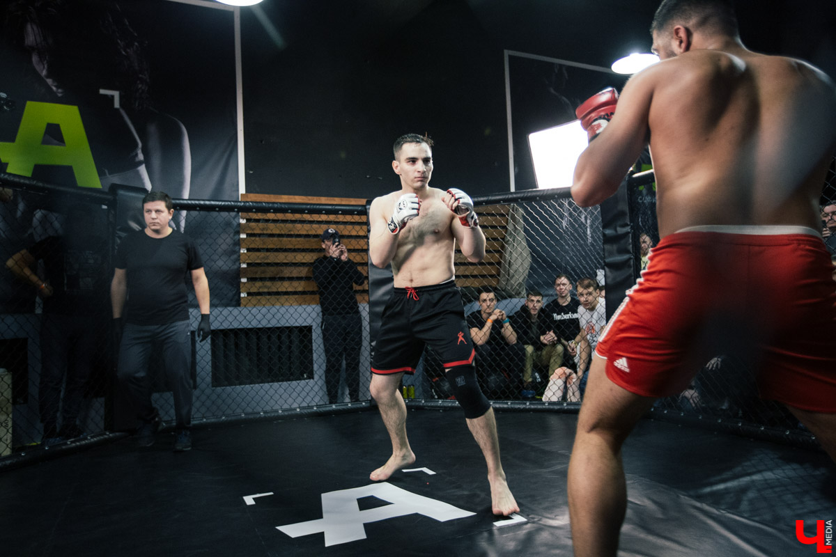 В день настоящих мужчин и для настоящих мужчин. С соревнования по пощечинам владимирские блогеры перешли на самые настоящие бои и, конечно же, засняли это все на камеру