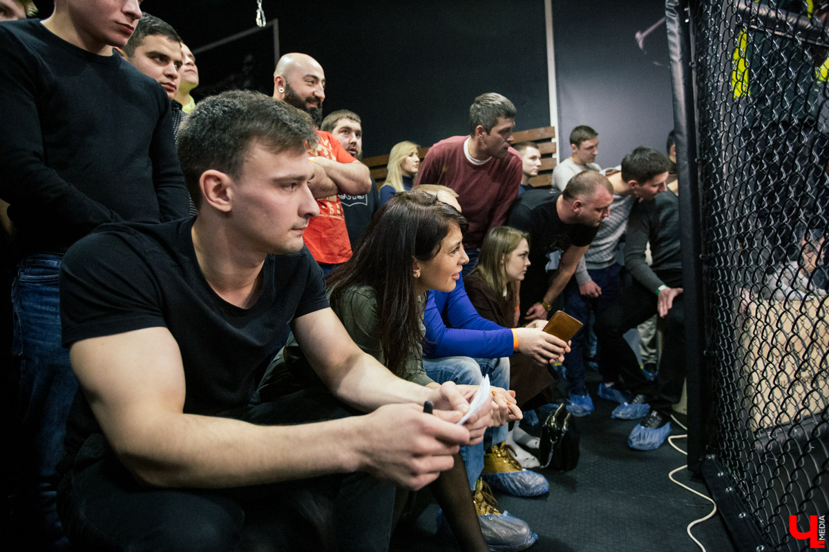 В день настоящих мужчин и для настоящих мужчин. С соревнования по пощечинам владимирские блогеры перешли на самые настоящие бои и, конечно же, засняли это все на камеру