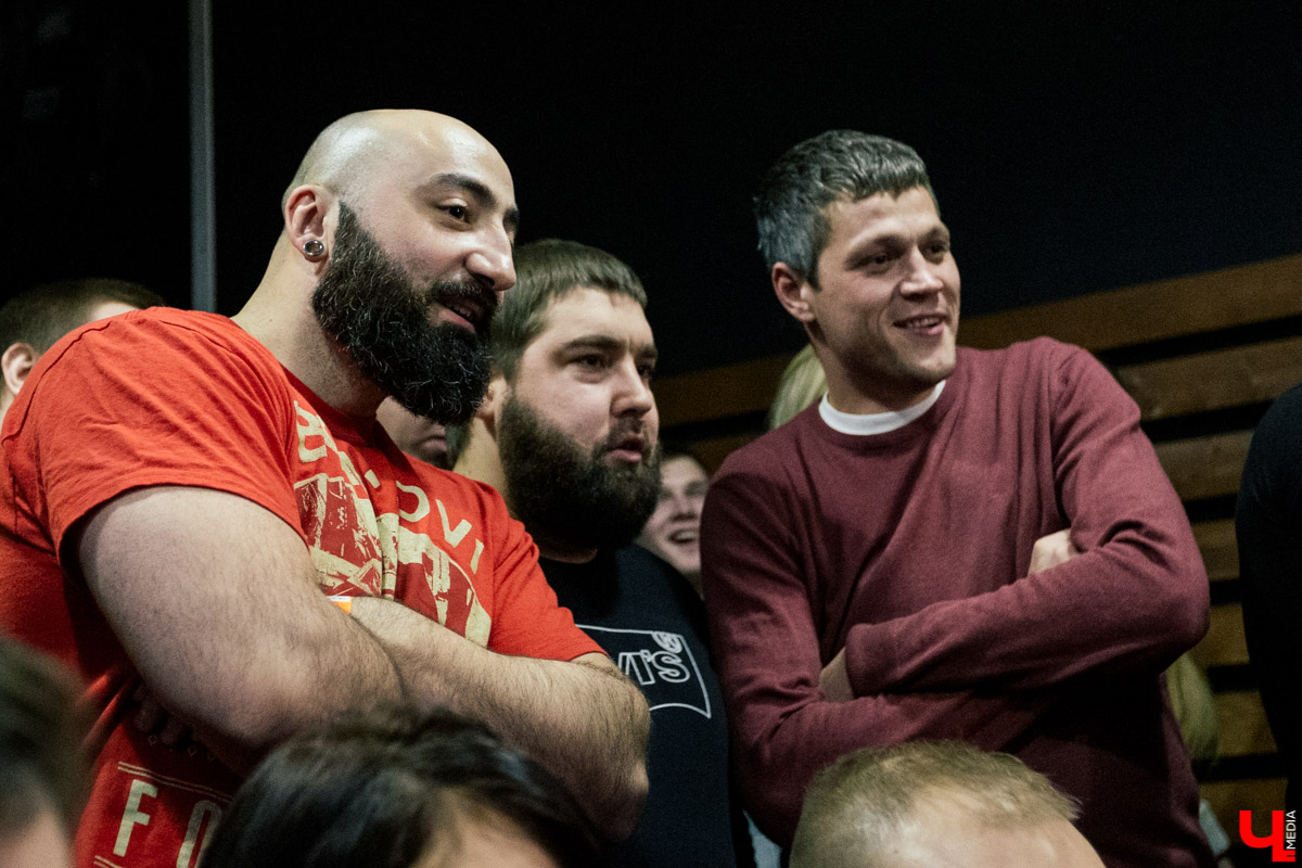 В день настоящих мужчин и для настоящих мужчин. С соревнования по пощечинам владимирские блогеры перешли на самые настоящие бои и, конечно же, засняли это все на камеру