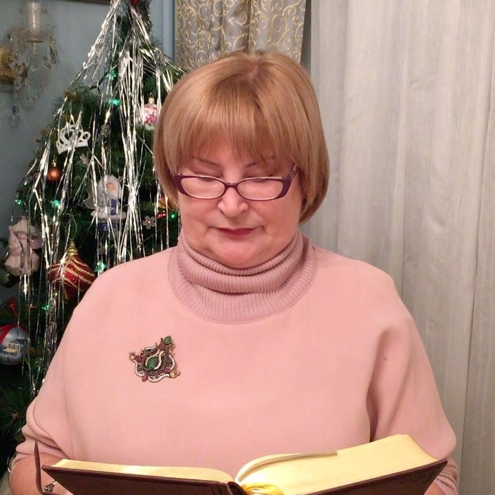 Уступила Брэдбери, но перегнала Достоевского: писательница Татьяна Полякова рассказывает о миллионных тиражах, любимых книгах, о конкуренции с Дарьей Донцовой.