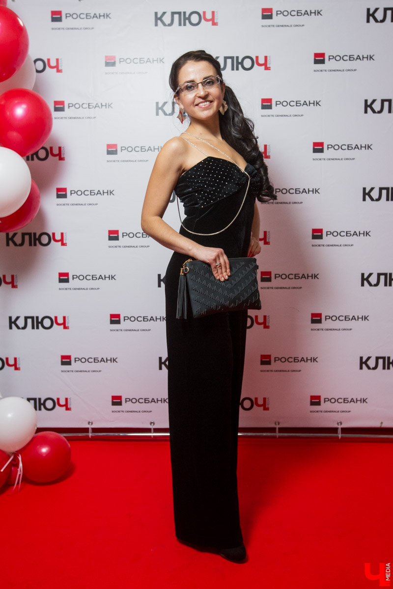 На главном светском мероприятии года — Премии «Ключ-Медиа 2019» — каждый гость стремился привлечь внимание своим неповторимым образом. Самые модные оказались в этом обзоре. Кстати, все фото с Премии уже на нашем сайте! Ссылка указана в материале