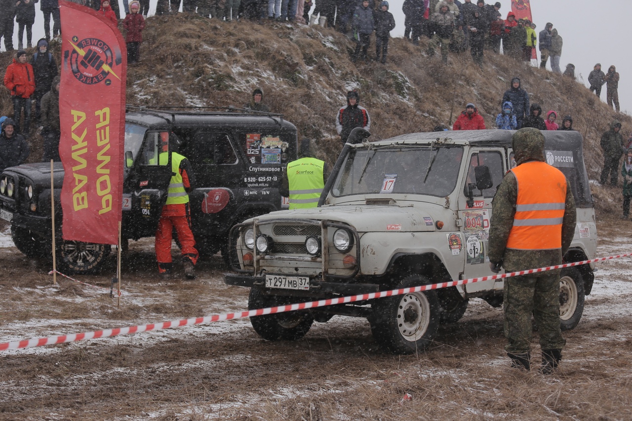 23 февраля состоялись гонки по бездорожью «Вязниковский венец». В них поучаствовали 46 экипажей