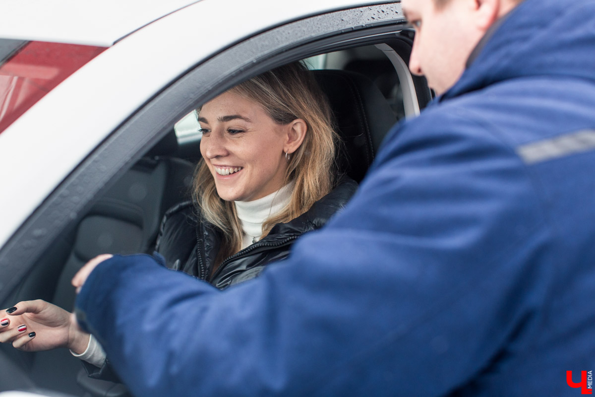 Журналист Александр Кюннап и фотограф Юлия Митина протестировали еще один автомобиль из салона «Евразия»