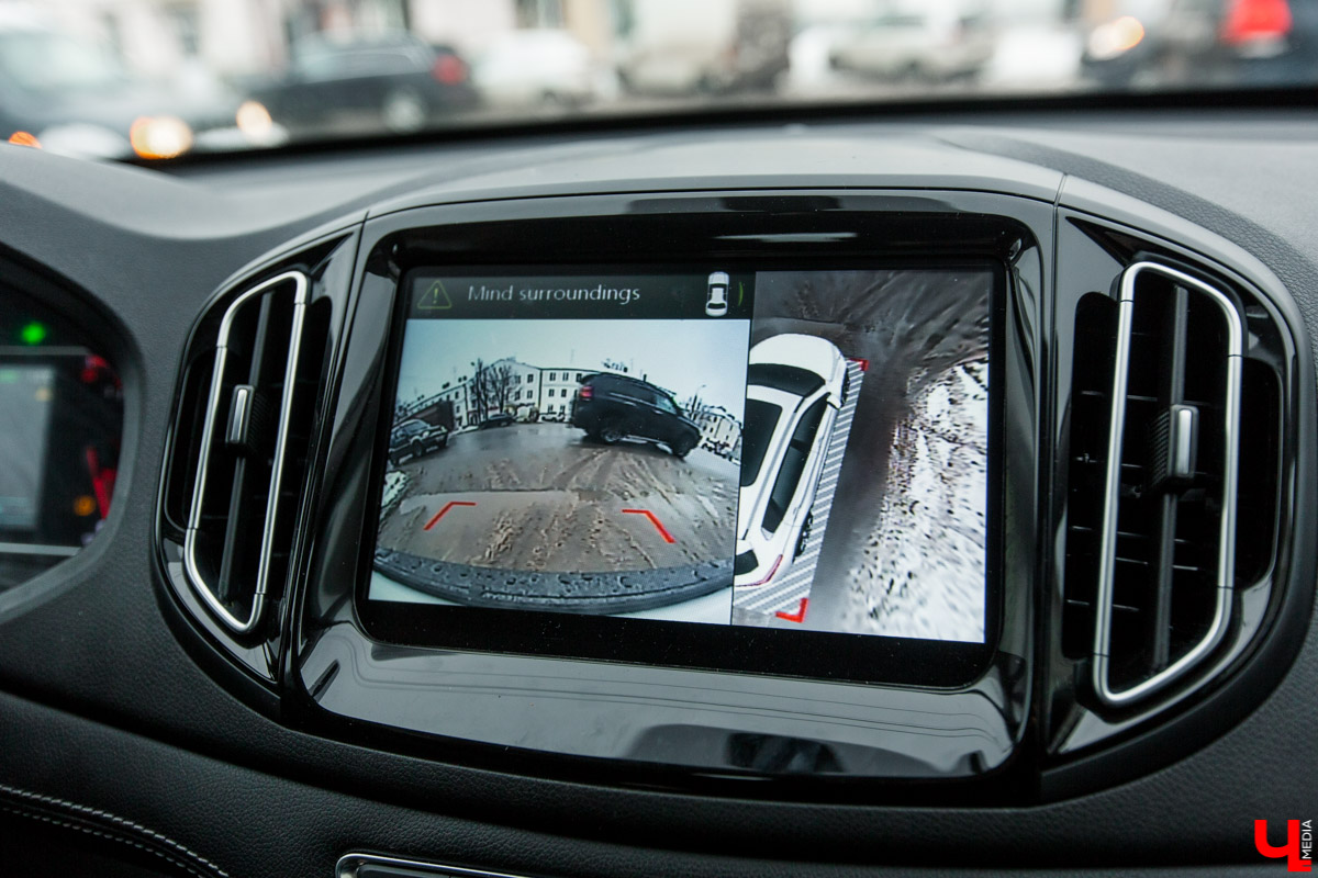 Журналист Александр Кюннап и фотограф Юлия Митина протестировали еще один автомобиль из салона «Евразия»