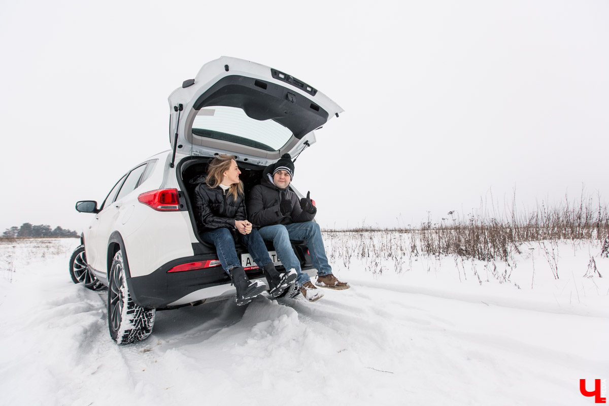 Журналист Александр Кюннап и фотограф Юлия Митина протестировали еще один автомобиль из салона «Евразия»