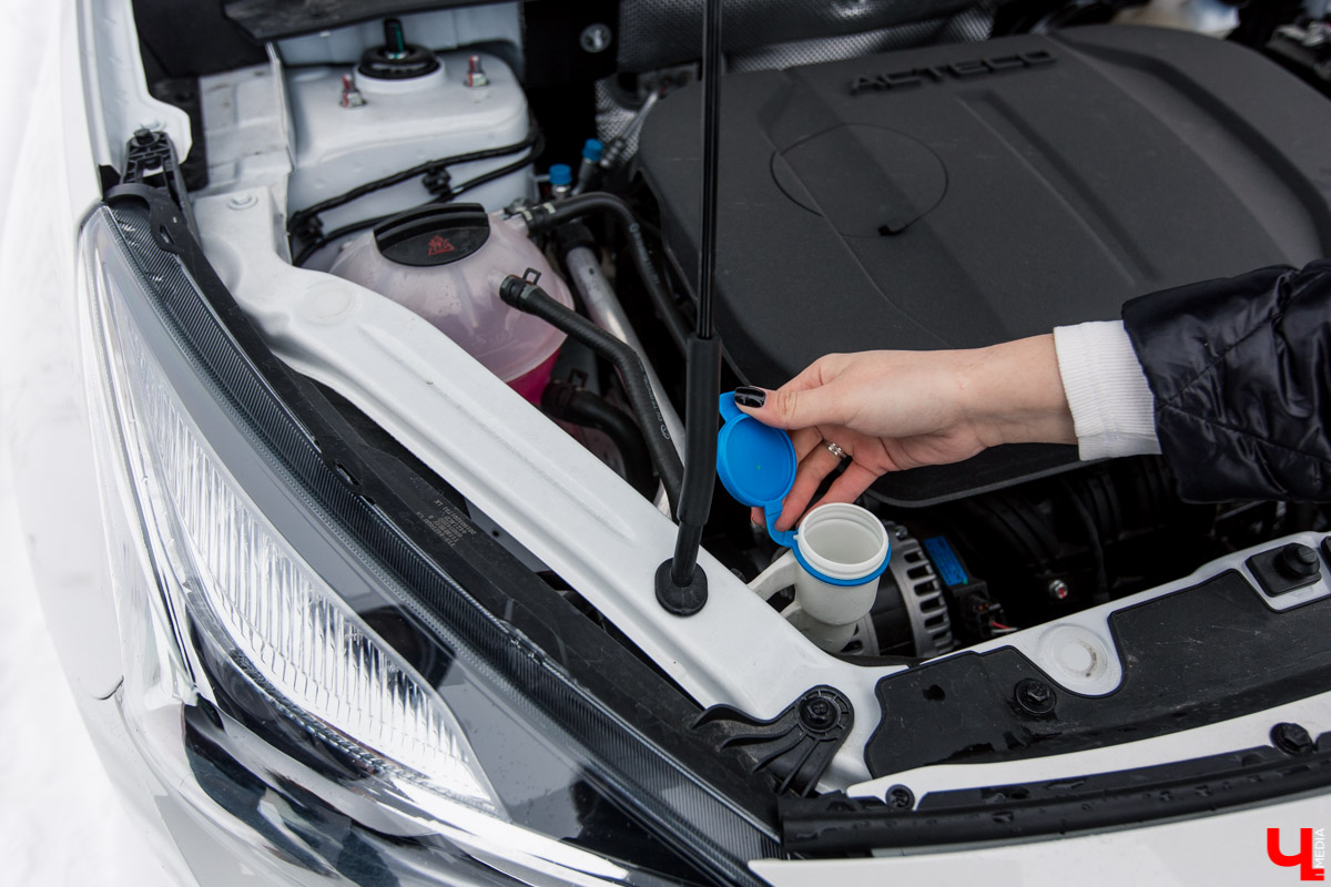 Журналист Александр Кюннап и фотограф Юлия Митина протестировали еще один автомобиль из салона «Евразия»