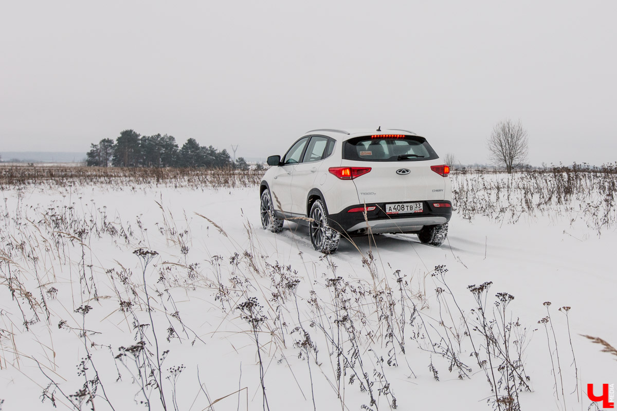 Журналист Александр Кюннап и фотограф Юлия Митина протестировали еще один автомобиль из салона «Евразия»