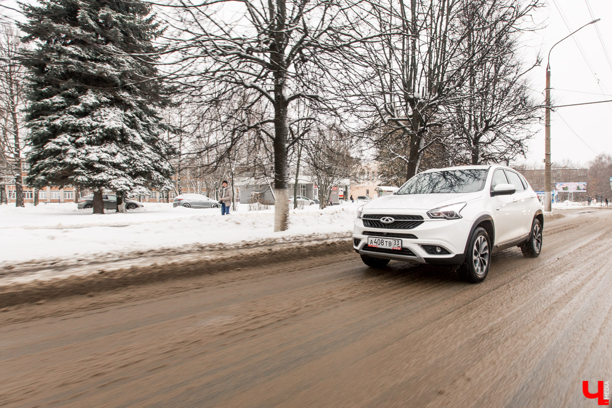 Журналист Александр Кюннап и фотограф Юлия Митина протестировали еще один автомобиль из салона «Евразия»