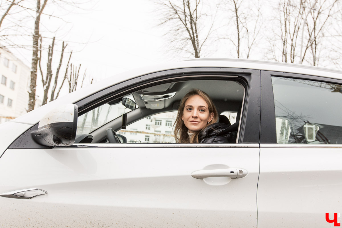 Журналист Александр Кюннап и фотограф Юлия Митина протестировали еще один автомобиль из салона «Евразия»
