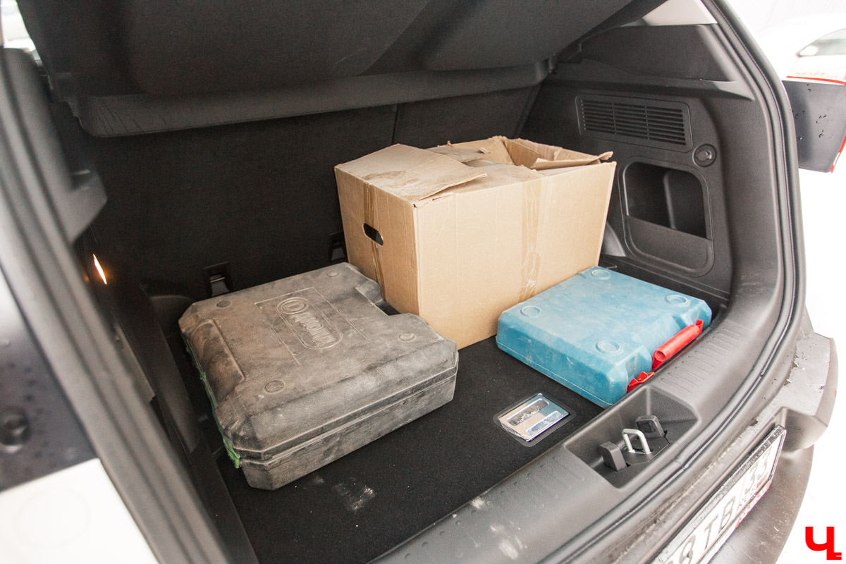 Журналист Александр Кюннап и фотограф Юлия Митина протестировали еще один автомобиль из салона «Евразия»