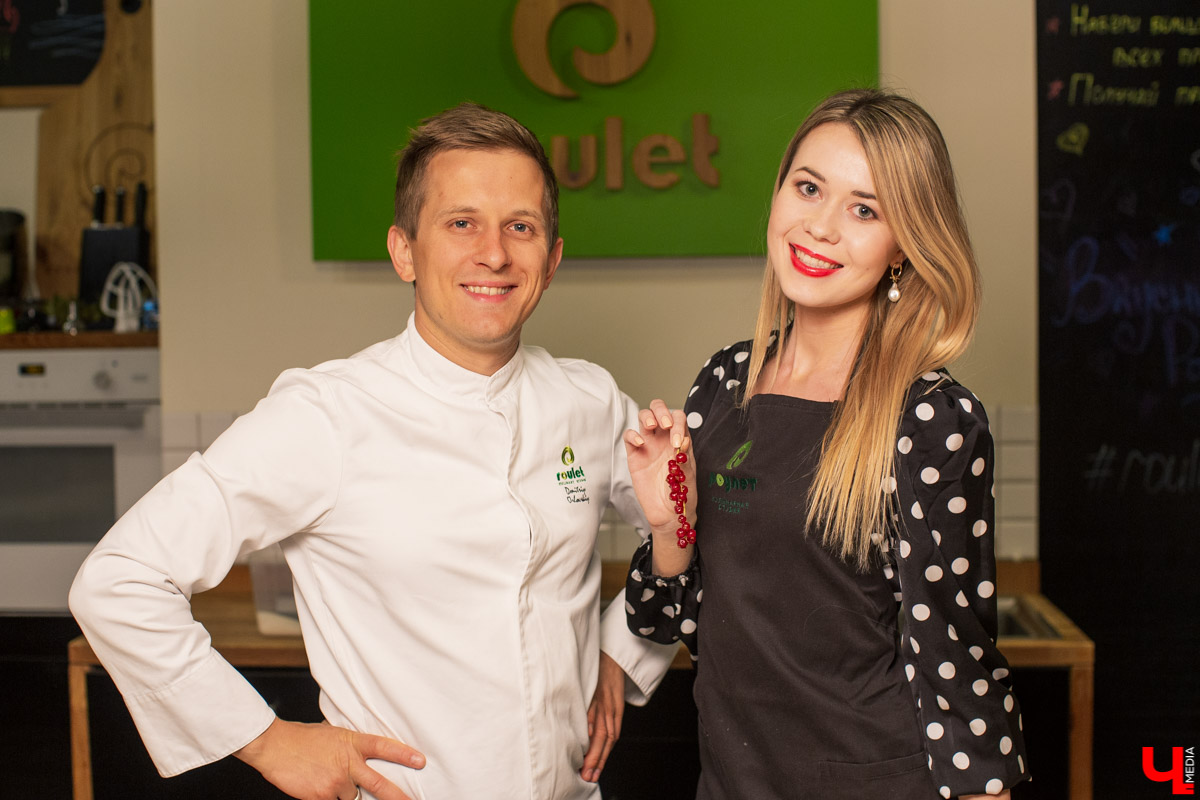 Бренд-шеф Roulet Дмитрий Орловский научил телеведущую Анастасию Сахарову, как готовить хрустящее безе