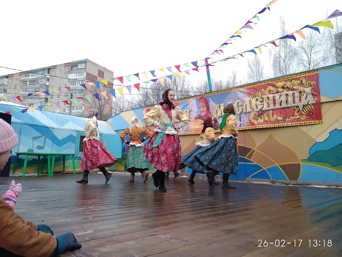 Проводить зиму веселыми играми и забавами предлагают несколько городских праздничных пространств. 1 марта на площади Победы, у Городского дворца культуры, в парках «Добросельский», «Центральный», «Дружба», «Загородный», а также в музее «Огни Владимира» пройдут тематические программы