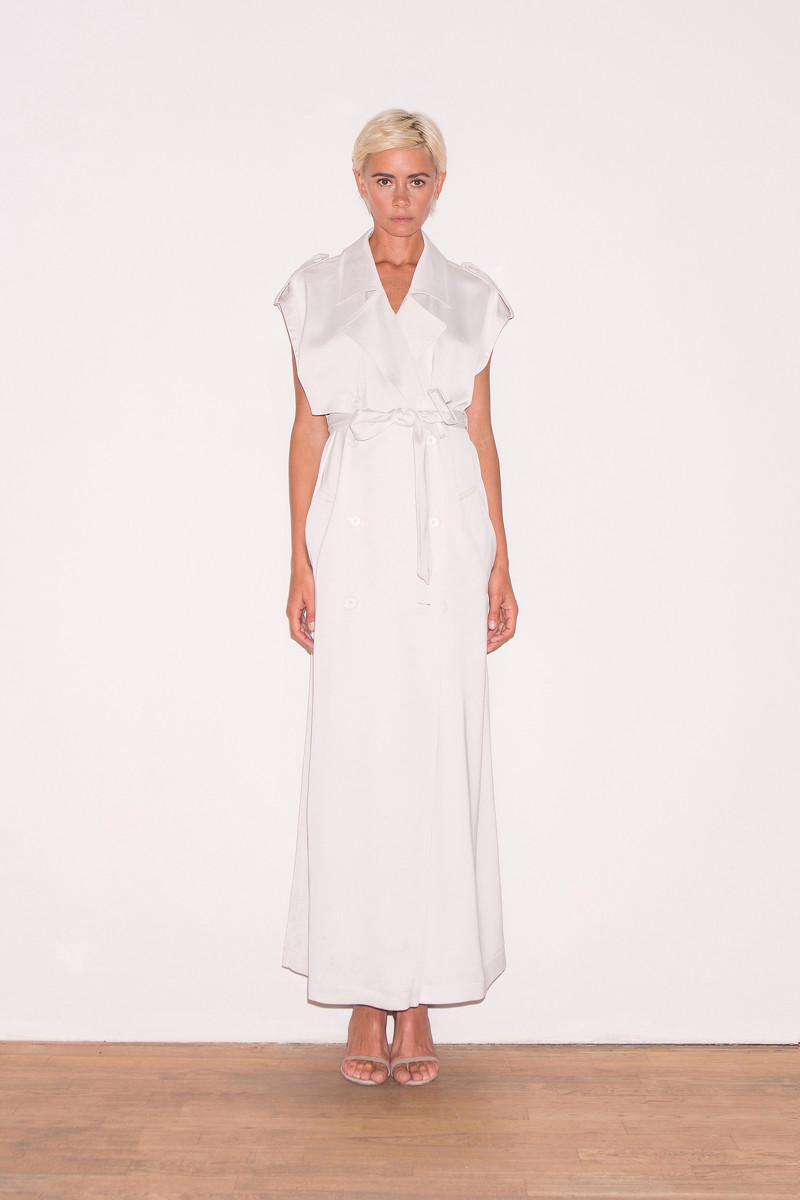 Грядет самый романтичный, нежный сезон 2020 года — весна и лето. Какие цвета, силуэты, ткани будут в тренде? Вдохновляемся лукбуком известного дизайнера Александра Терехова, который, к слову, родился и вырос во Владимирской области