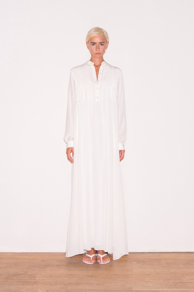 Грядет самый романтичный, нежный сезон 2020 года — весна и лето. Какие цвета, силуэты, ткани будут в тренде? Вдохновляемся лукбуком известного дизайнера Александра Терехова, который, к слову, родился и вырос во Владимирской области