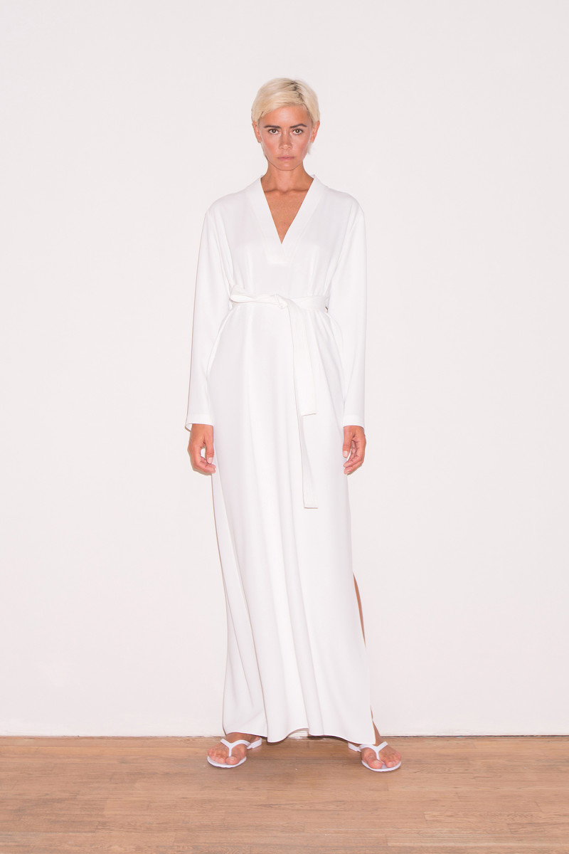 Грядет самый романтичный, нежный сезон 2020 года — весна и лето. Какие цвета, силуэты, ткани будут в тренде? Вдохновляемся лукбуком известного дизайнера Александра Терехова, который, к слову, родился и вырос во Владимирской области