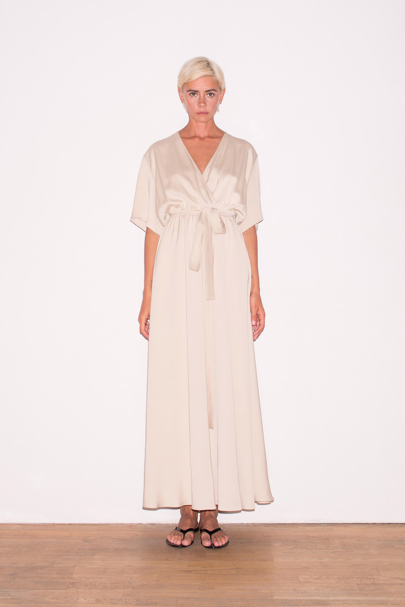 Грядет самый романтичный, нежный сезон 2020 года — весна и лето. Какие цвета, силуэты, ткани будут в тренде? Вдохновляемся лукбуком известного дизайнера Александра Терехова, который, к слову, родился и вырос во Владимирской области