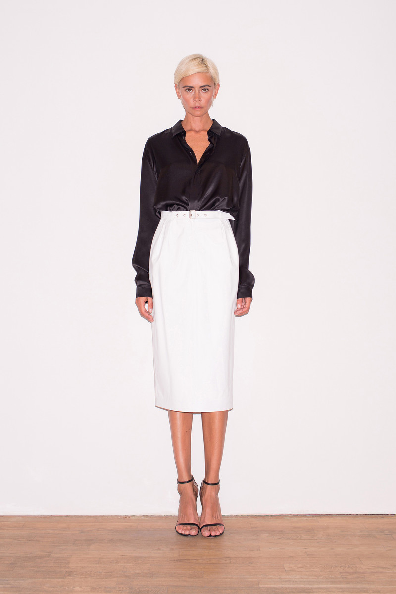 Грядет самый романтичный, нежный сезон 2020 года — весна и лето. Какие цвета, силуэты, ткани будут в тренде? Вдохновляемся лукбуком известного дизайнера Александра Терехова, который, к слову, родился и вырос во Владимирской области