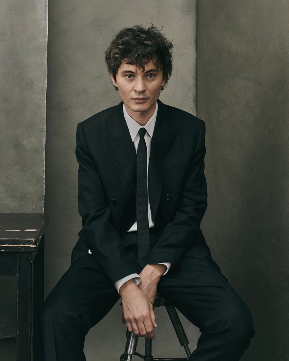 Грядет самый романтичный, нежный сезон 2020 года — весна и лето. Какие цвета, силуэты, ткани будут в тренде? Вдохновляемся лукбуком известного дизайнера Александра Терехова, который, к слову, родился и вырос во Владимирской области