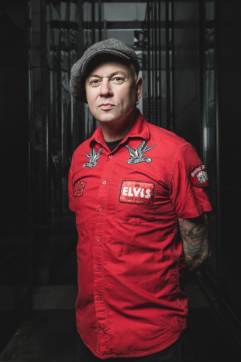 Звучит ли панк-рок в акустике? На это лидер группы «Тараканы!» Дмитрий Спирин дает утвердительный ответ. Убедиться в этом мы сможем совсем скоро: 9 марта музыканты группы «Тараканы!» Дмитрий Спирин и Дмитрий Кежватов приезжают к нам в город