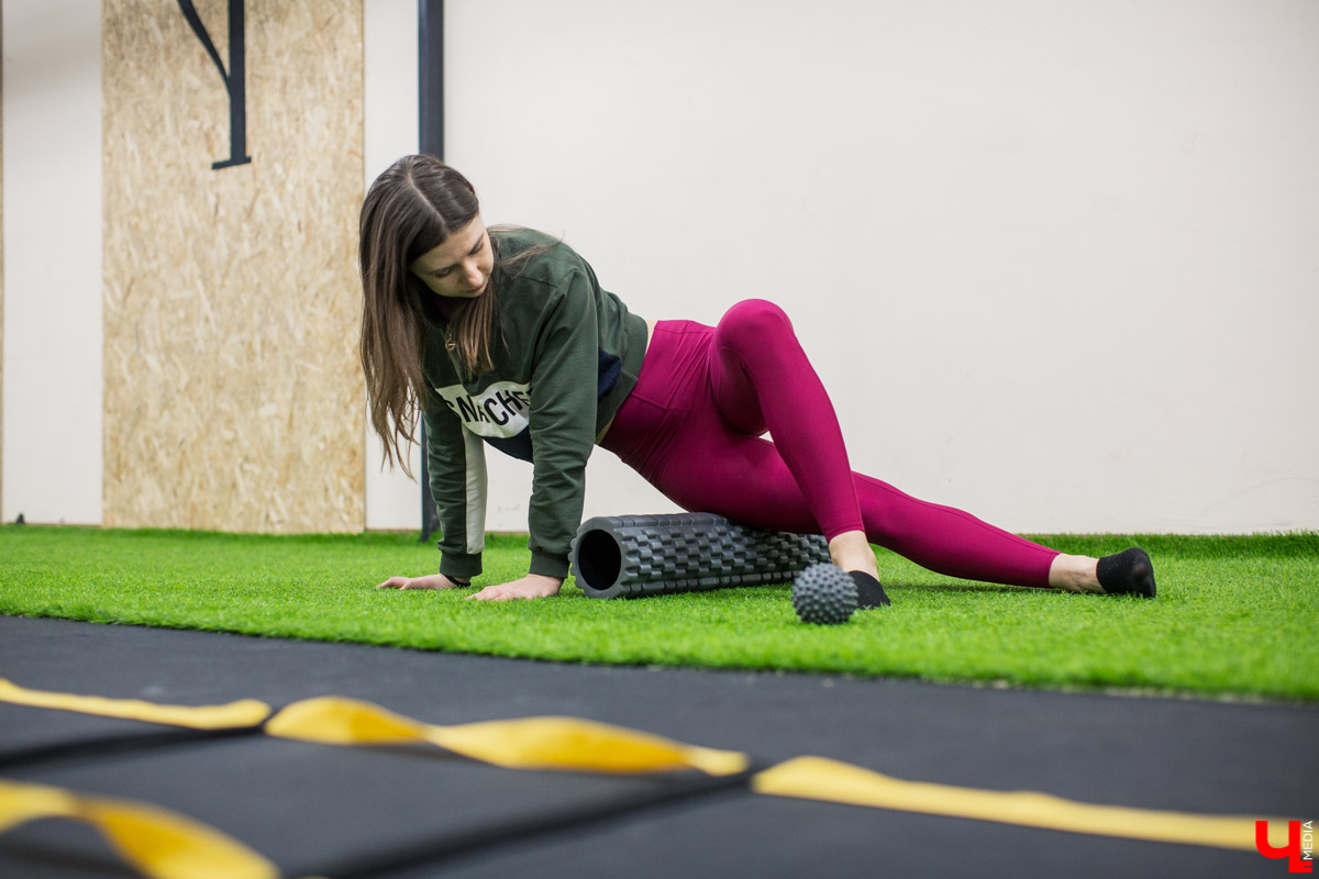 После работы с коллегами, в выходные с семьей. Где? В спортзале!