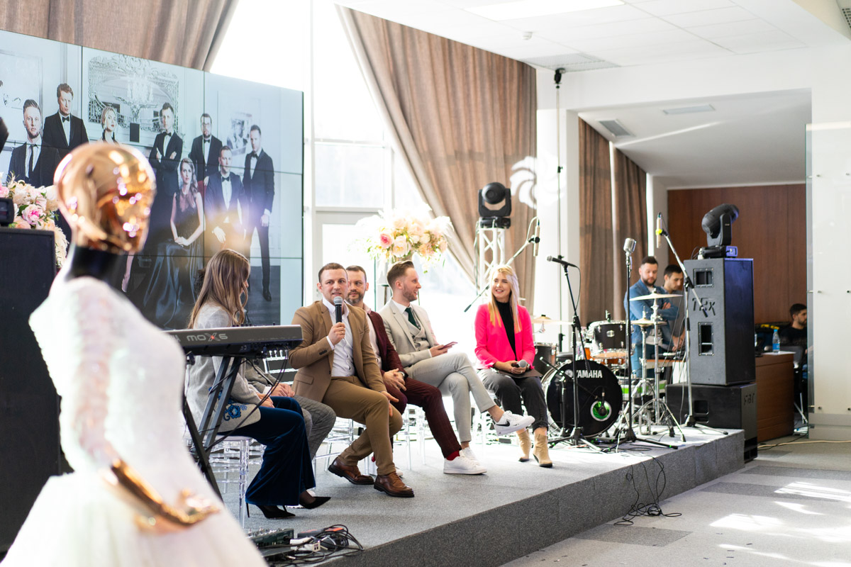 1 марта в парк-отеле Доброград вновь встретились специалисты свадебной отрасли и будущие жены Владимирской области. Мы поговорили с невестами, чтобы выяснить, какие именно вопросы, связанные с организацией церемонии, они хотят решить на “Завтраке с невестой”