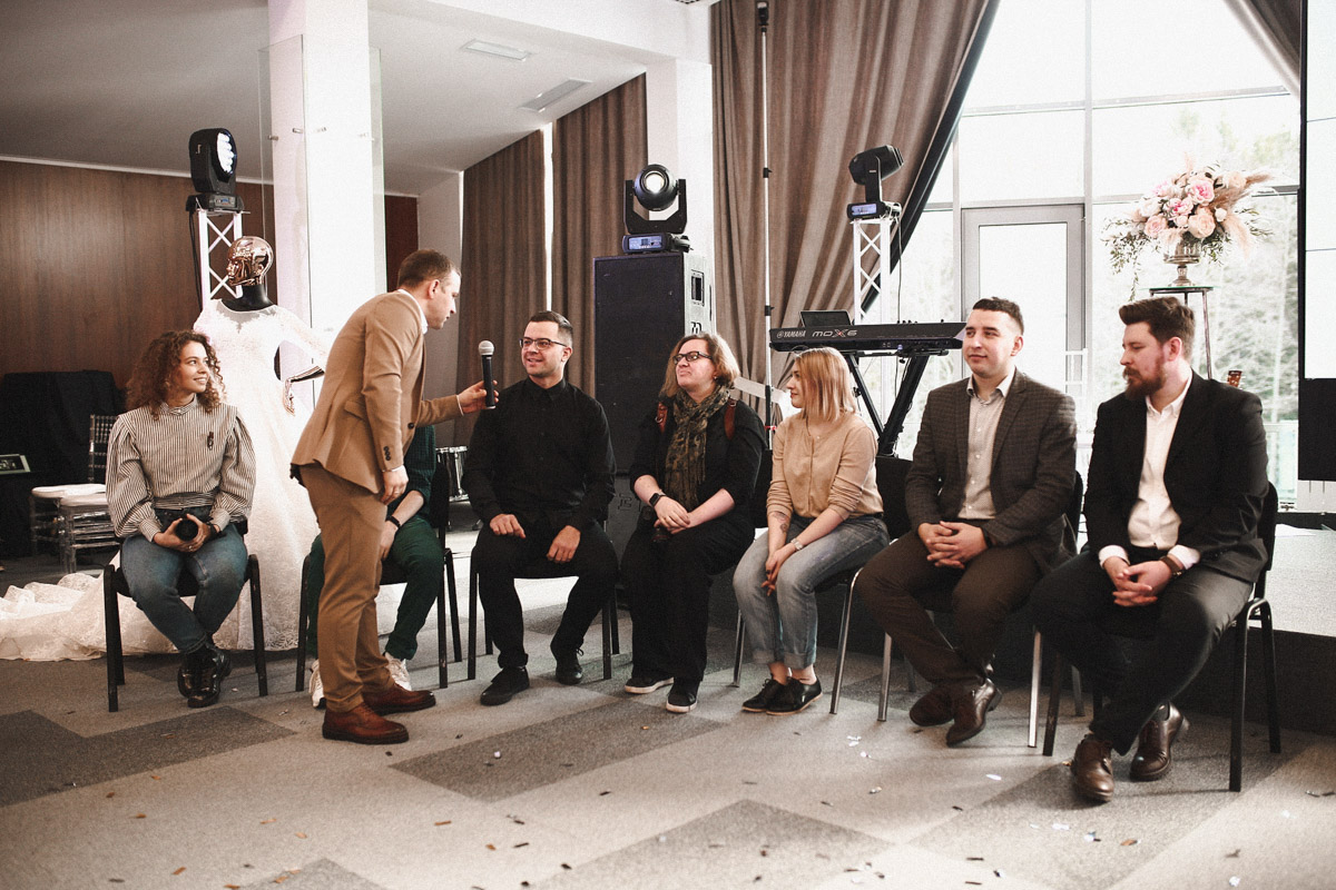 1 марта в парк-отеле Доброград вновь встретились специалисты свадебной отрасли и будущие жены Владимирской области. Мы поговорили с невестами, чтобы выяснить, какие именно вопросы, связанные с организацией церемонии, они хотят решить на “Завтраке с невестой”