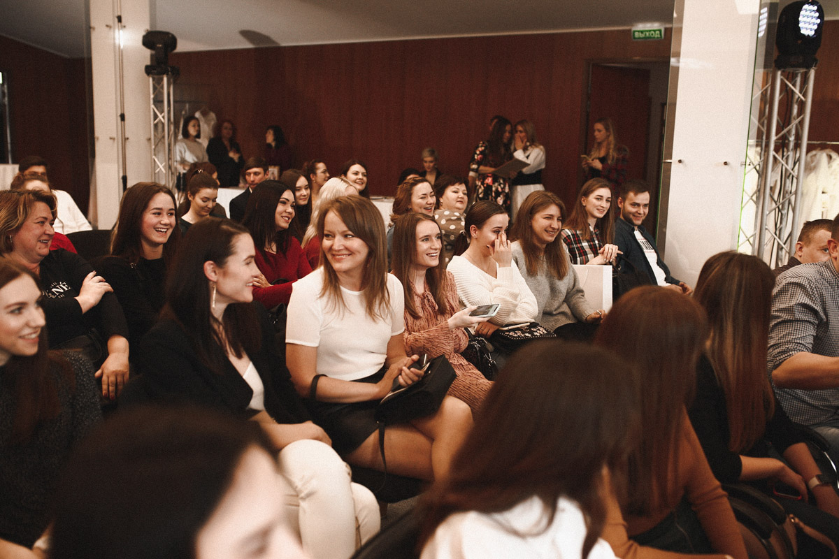 1 марта в парк-отеле Доброград вновь встретились специалисты свадебной отрасли и будущие жены Владимирской области. Мы поговорили с невестами, чтобы выяснить, какие именно вопросы, связанные с организацией церемонии, они хотят решить на “Завтраке с невестой”