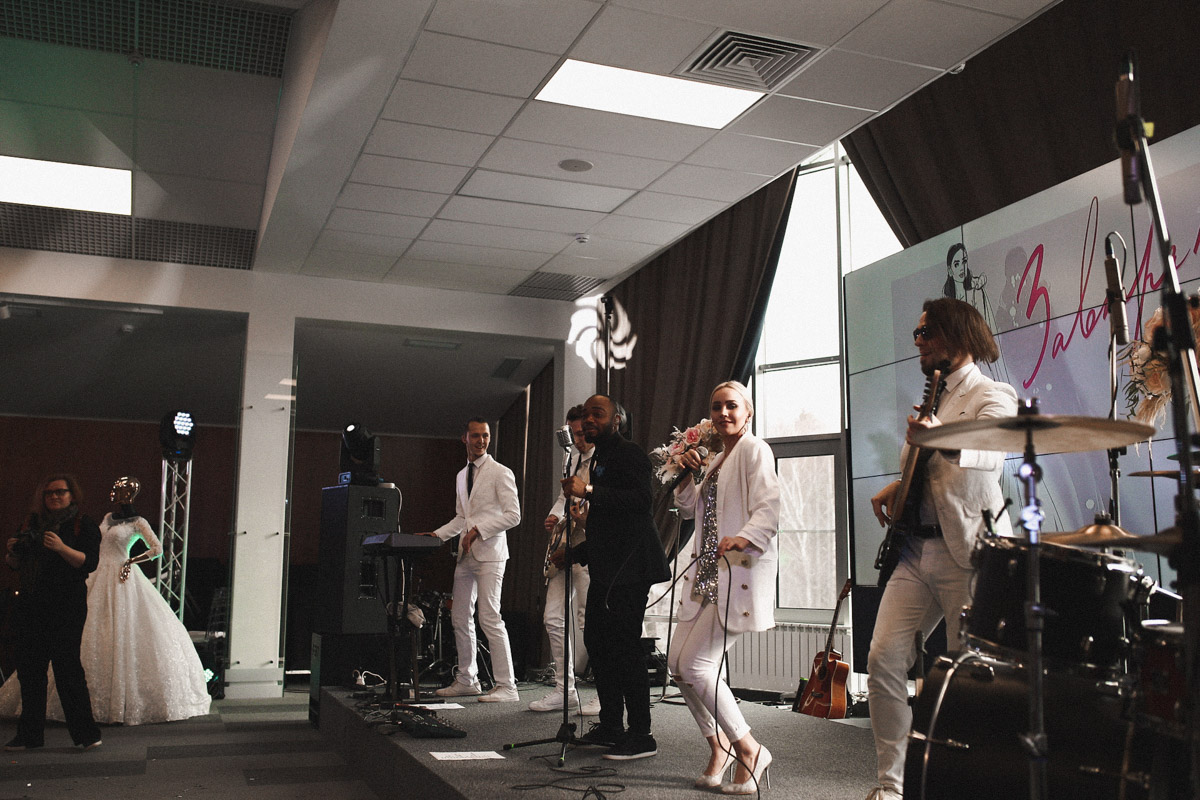 1 марта в парк-отеле Доброград вновь встретились специалисты свадебной отрасли и будущие жены Владимирской области. Мы поговорили с невестами, чтобы выяснить, какие именно вопросы, связанные с организацией церемонии, они хотят решить на “Завтраке с невестой”