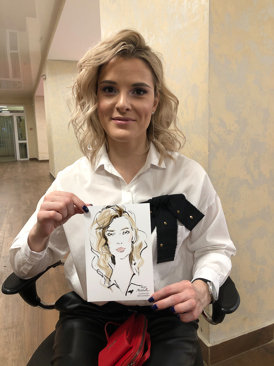 Владимирский иллюстратор Таня Маклашина, работающая на топовых мероприятиях, с крутыми бутиками и журналами, рассказала о популярном направлении своей работы. Один портрет = пять минут. Гости Премии «Ключ-Медиа 2019» были в восторге!