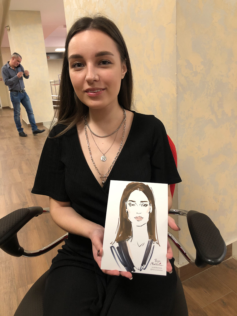 Владимирский иллюстратор Таня Маклашина, работающая на топовых мероприятиях, с крутыми бутиками и журналами, рассказала о популярном направлении своей работы. Один портрет = пять минут. Гости Премии «Ключ-Медиа 2019» были в восторге!