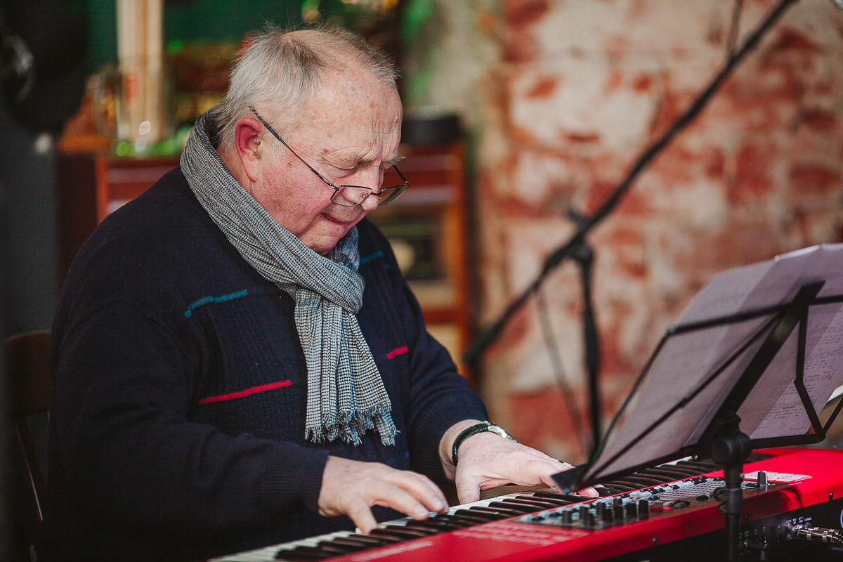 В первый день весны во Владимире с успехом выступил американский джазовый и блюзовый певец, сын непревзойденной Эллы Фицджеральд - Рэй Браун-младший