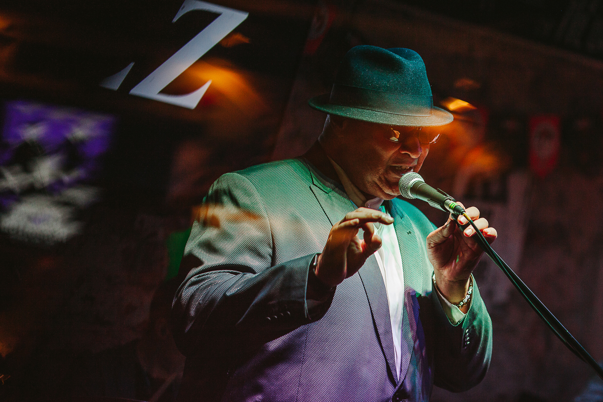 В первый день весны во Владимире с успехом выступил американский джазовый и блюзовый певец, сын непревзойденной Эллы Фицджеральд - Рэй Браун-младший