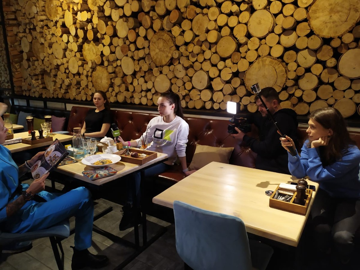 В эфире будет горькая правда или постановка? Поговорили с персоналом «отревизорренных» заведений и все выяснили