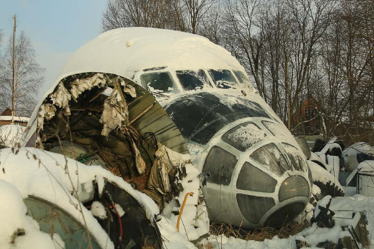 Владимирец пробрался на свалку самолетов и вертолетов. Необычное собрание разбитой техники, оказывается, расположено во Владимирской области