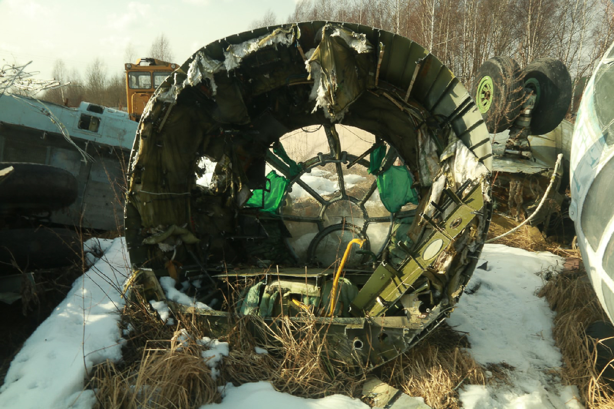 Владимирец пробрался на свалку самолетов и вертолетов. Необычное собрание разбитой техники, оказывается, расположено во Владимирской области