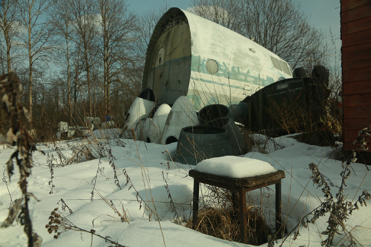 Владимирец пробрался на свалку самолетов и вертолетов. Необычное собрание разбитой техники, оказывается, расположено во Владимирской области