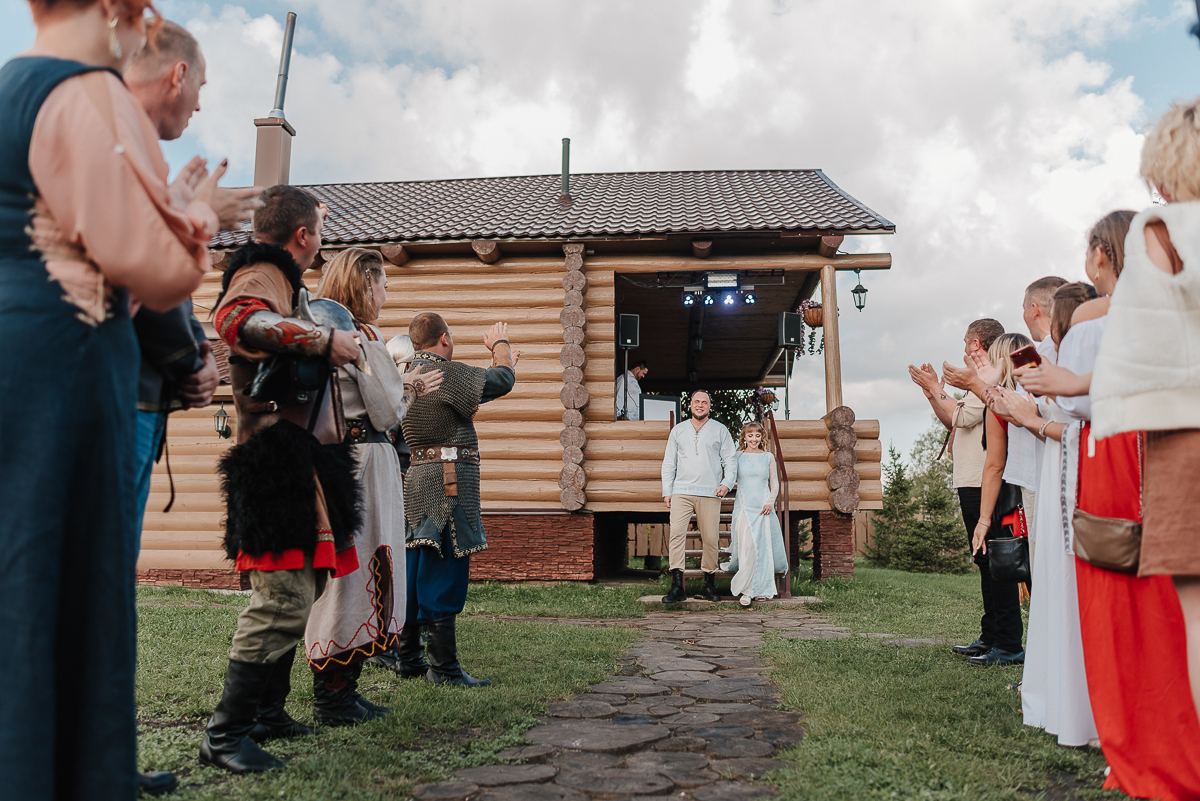 Мы пообщались с тремя владимирскими парами, которые устроили себе праздник любви, реализовав все самые тайные киноманские желания